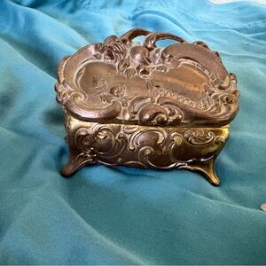 Art Nouveau trinket box, silk lining